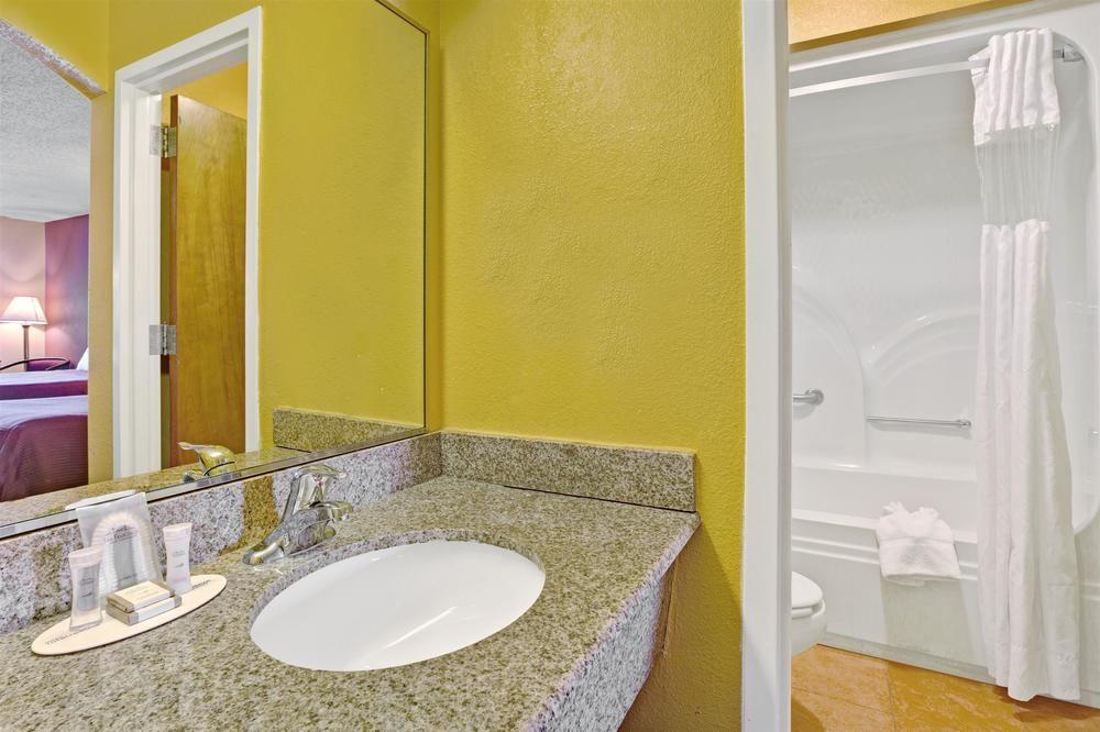 Howard Johnson By Wyndham Rock Hill Ngoại thất bức ảnh